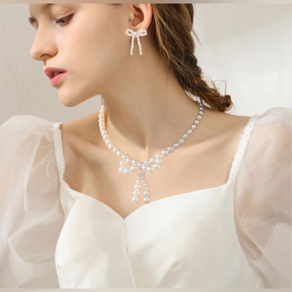 Pearl Bow Elegant Necklace & Earrings - Picture 2 of 5